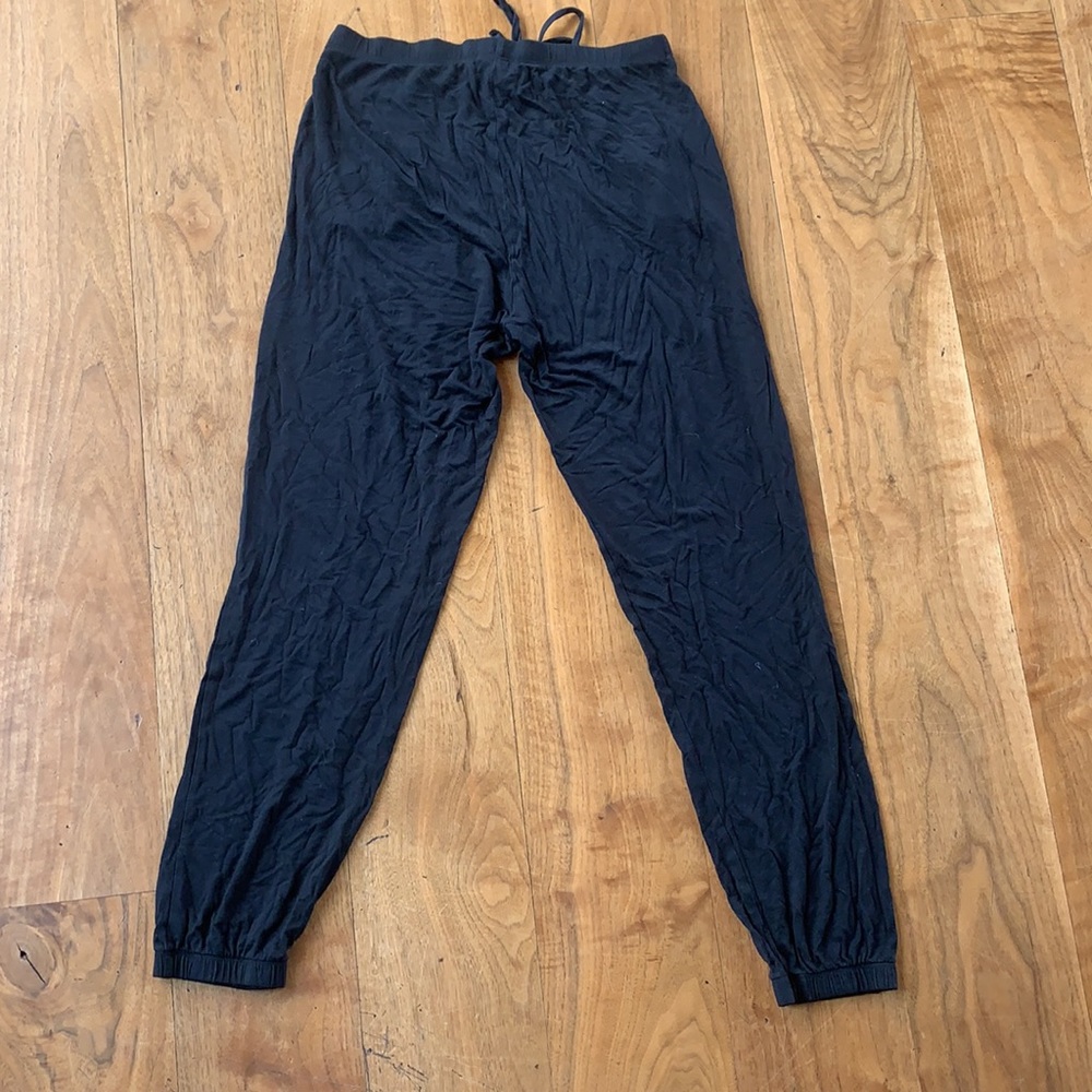 Victoria’s Secret Small black jogger pants with drawstring and front pockets - Picture 3 of 3